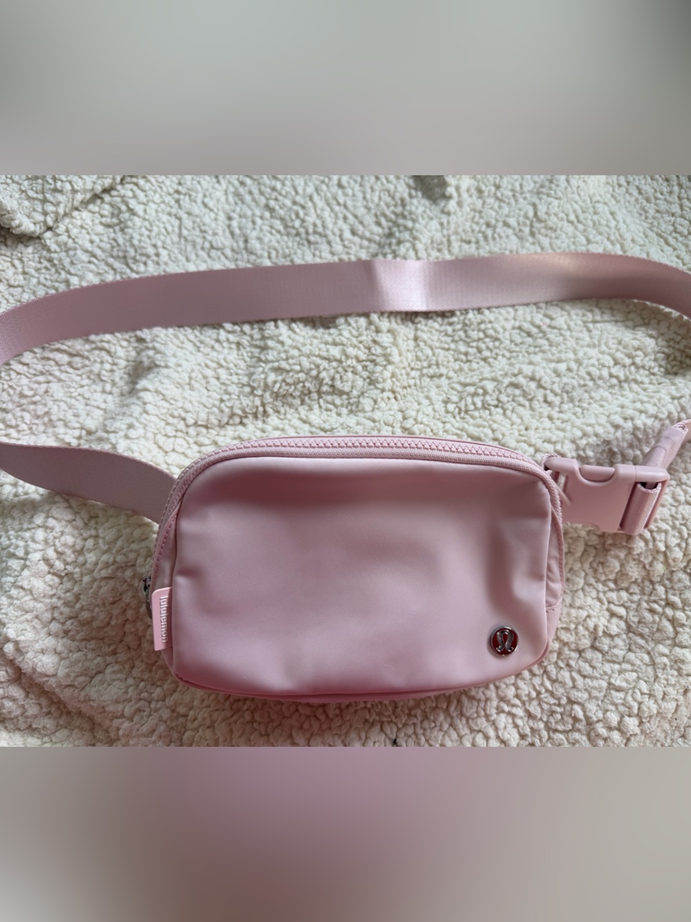 lululemon everywhere belt bag in strawberry milkshake